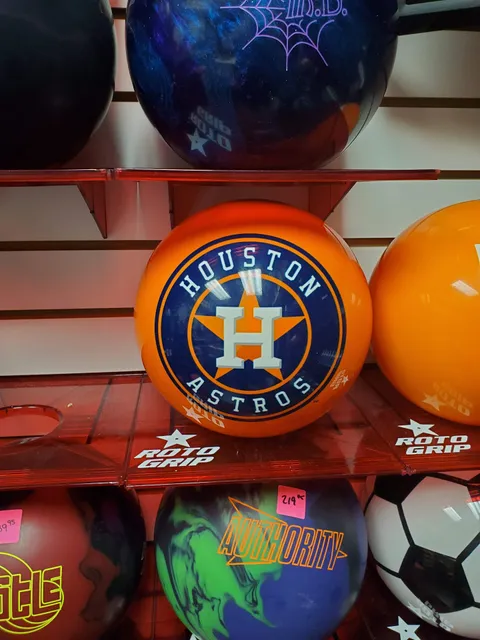 Chads Pro Shop (Inside Bowlero Bartlett Lanes)