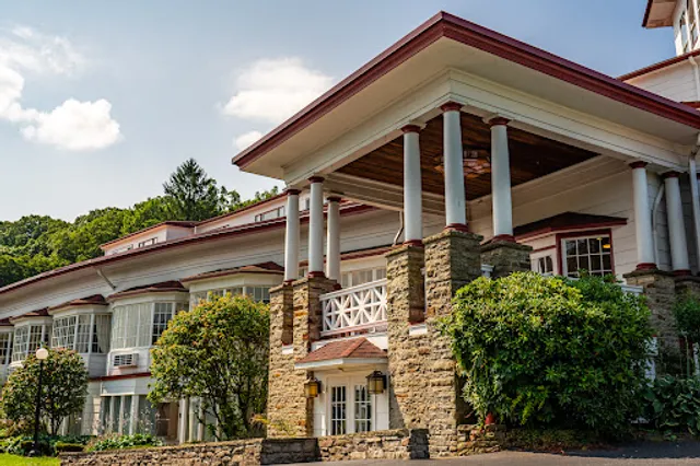Historic Summit Inn Resort