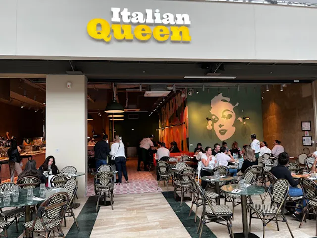 Italian Queen Val d'Europe