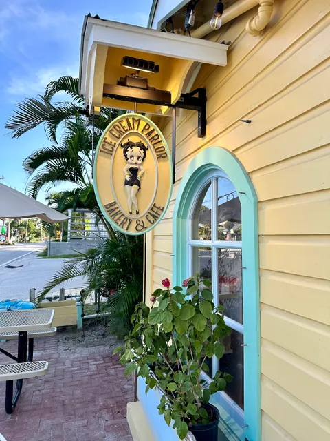 Boop's Ice Cream Parlor & Café