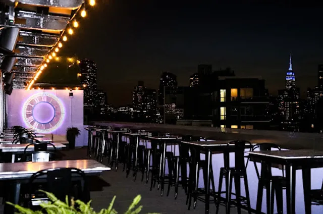 Skybar Rooftop & Lounge