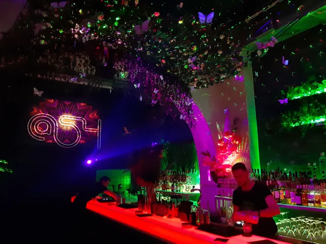 54 Cocktail Bar & Sunset Lounge