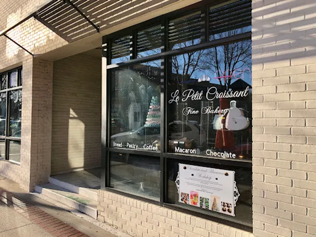 Le Petit Croissant