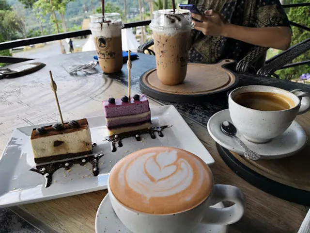 The Pug Coffee & Lake Hill Khao Kho