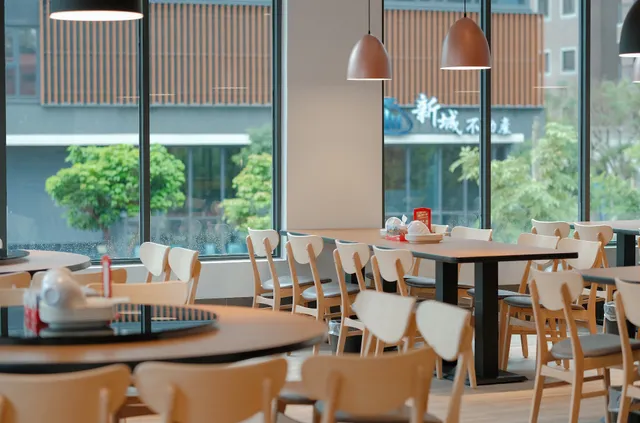 易鼎活蝦（新桃園店）