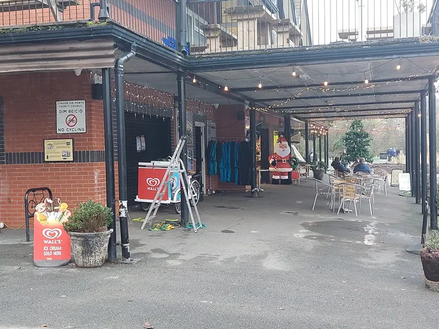 Lakeside Cafe and Catering