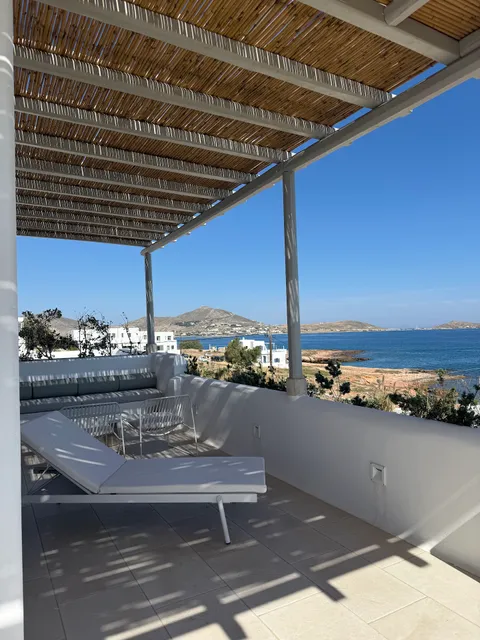 Akria Seaside Suites