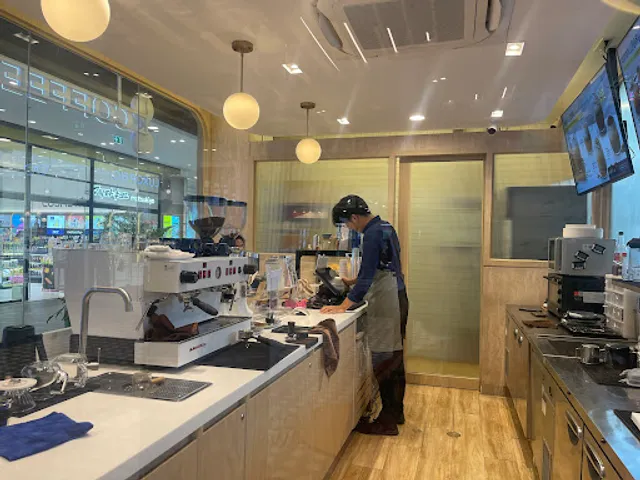 Coffee World สาขา Central westville ชั้น 1