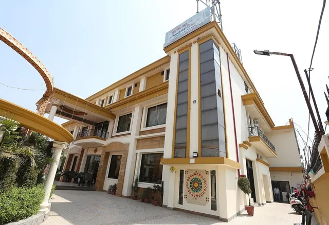 OYO 17314 Hotel Shree Raj