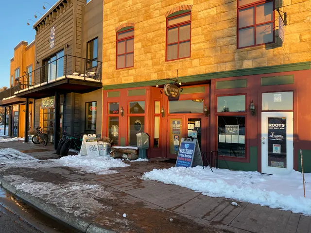 MOONSHINE Liquor, Beer & Wine