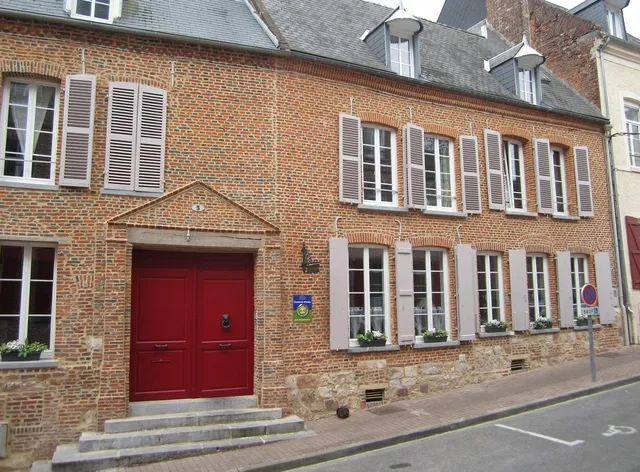 VIEUX LOGIS