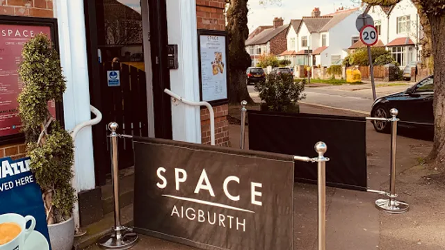 Space Coffee Bar And Grill