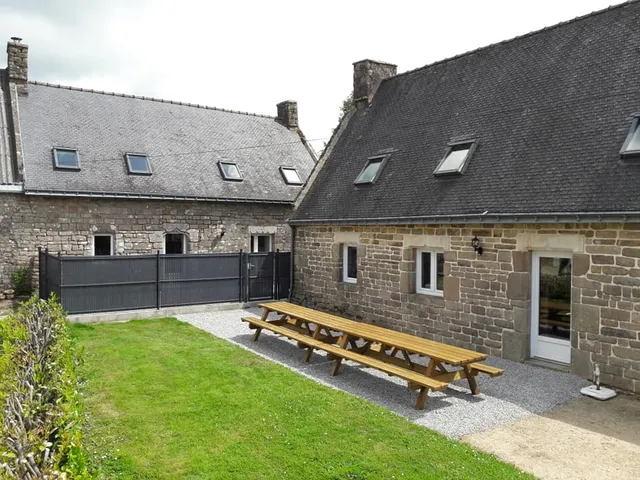 Gîte de groupe Bretagne Sud. Domaine des Lauriers. Piscine