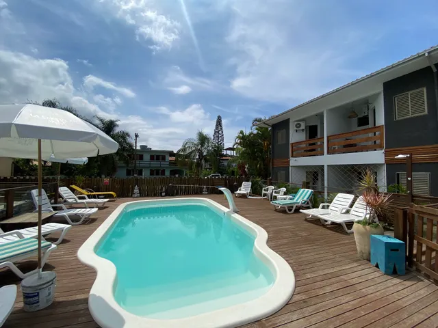 Pousada La Ferrugem Suítes