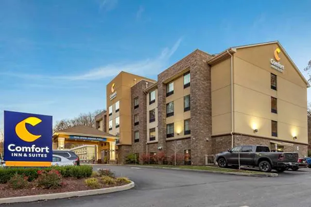 Comfort Inn & Suites Pittsburgh South