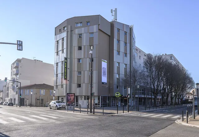 B&B HOTEL Nîmes Centre Arènes