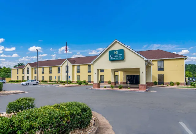Quality Inn & Suites Canton, GA