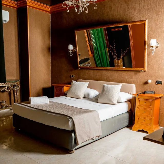 Bee Queen Hotel & Resort