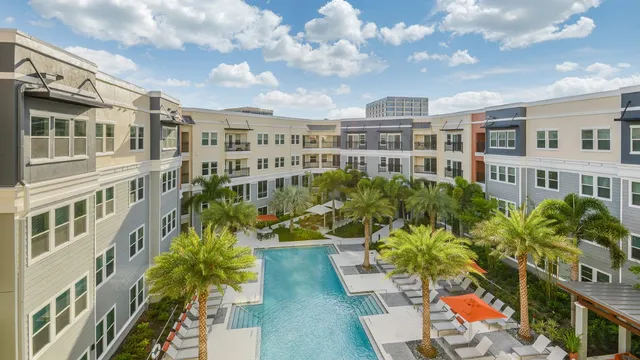 Grady Square Apartments