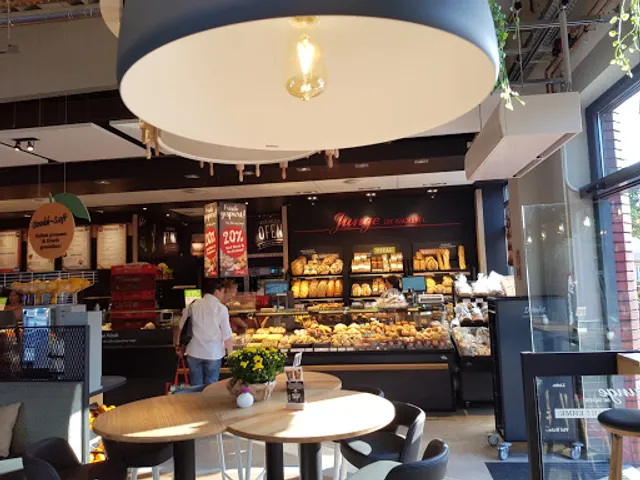 Junge Die Bäckerei.