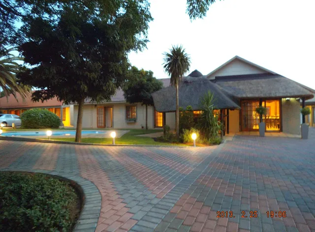 Captain's Cabin Guest House