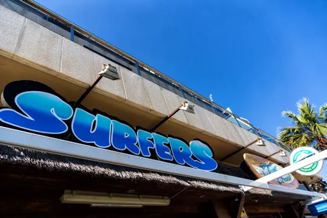 Surfers bar & grill.