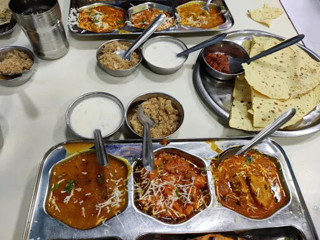 Shri Radha Govind Thali House & Fast Food