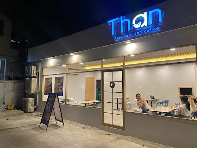 Than Rice Bowl & Coffee Eakkamai 12
