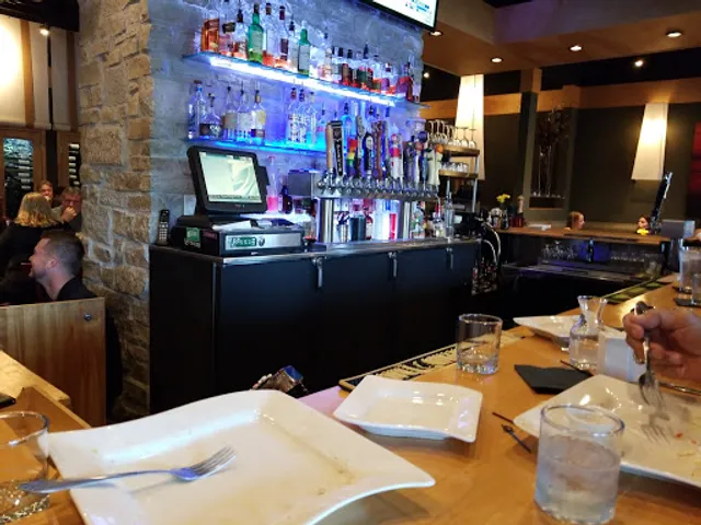 The Lakes Bar & Grille