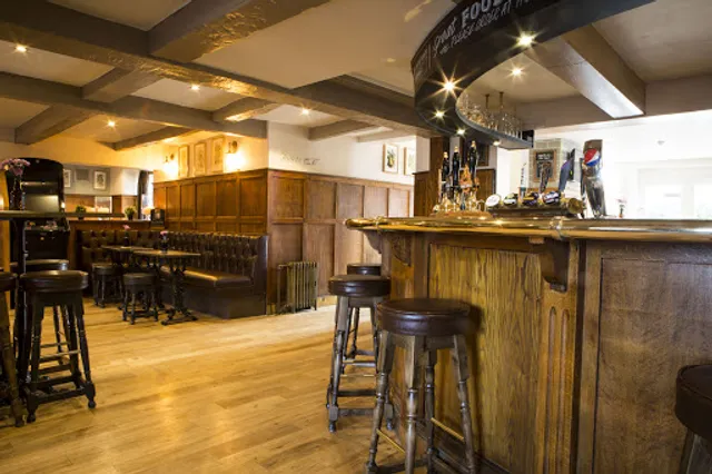 Dog & Partridge, Great Moor