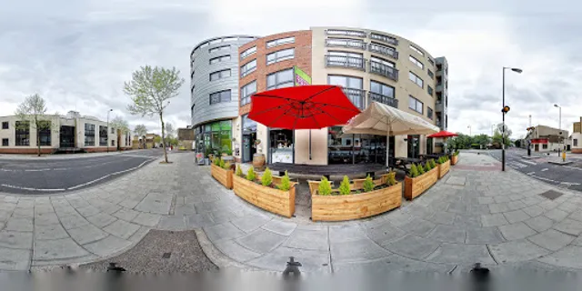 Café Amisha Restaurant & Deli