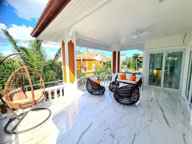 IZZYLAND Luxury Pool Villa Pattaya Walking Street