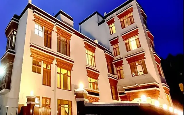 OYO 11490 Hotel Royal Hill