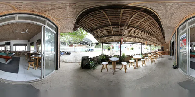 Get Wrecked Beach & Sports Bar