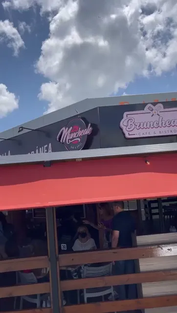 Brunchealo Cafe & Bistro