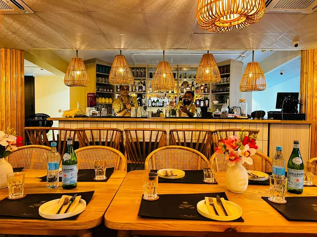 Aloha Restaurant and Bar