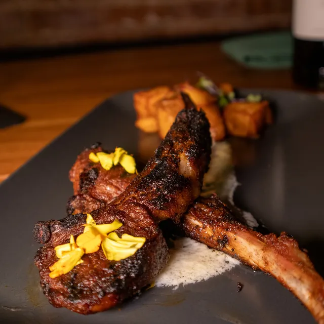 Pour Destino - Elmhurst