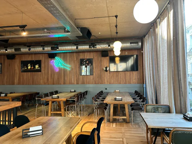 2 Tona Craft Beer and Brewery