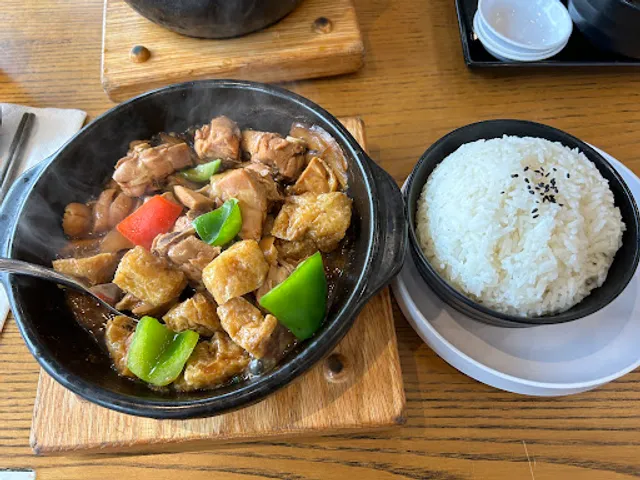 Yang's Braised Chicken Rice(Unionville)杨铭宇黄焖鸡米饭