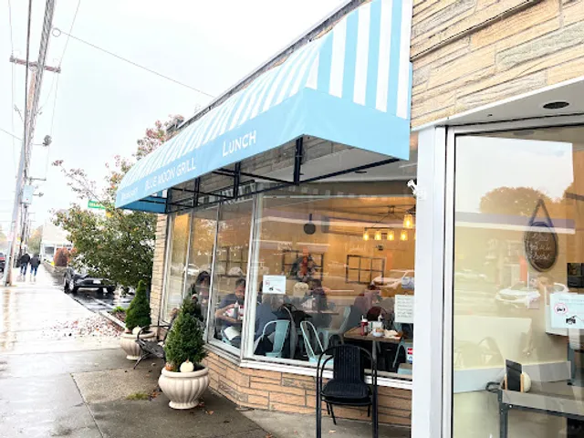 Blue Moon Grill Wakefield