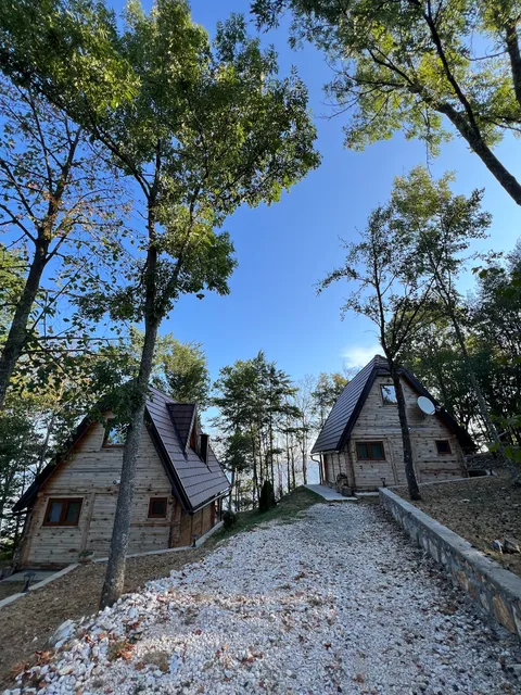 Log cabins Banjska stena