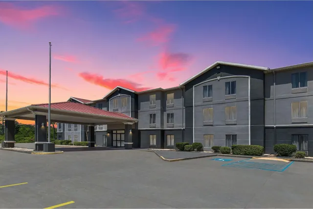 Baymont By Wyndham Moss Point