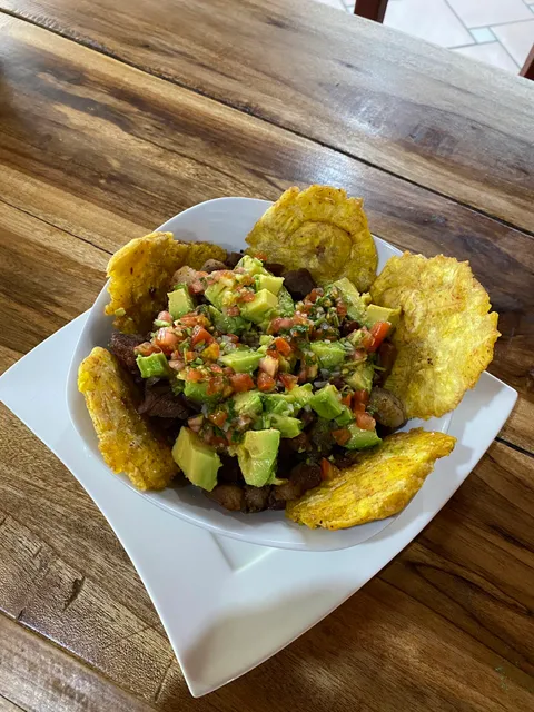 Paradise Comida Caribeña