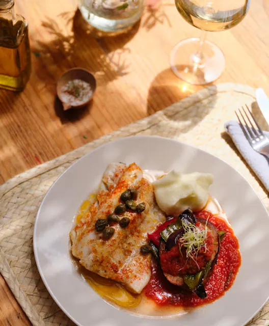 DOKA Restaurant / Can Busquets Hotel d' Interior