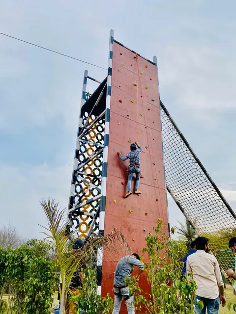 Kingfisher Aravali Resort