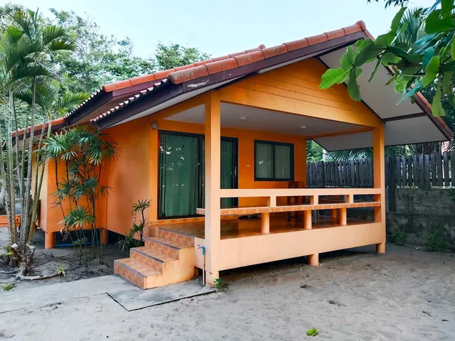 The Beach Resort Thap Sakae