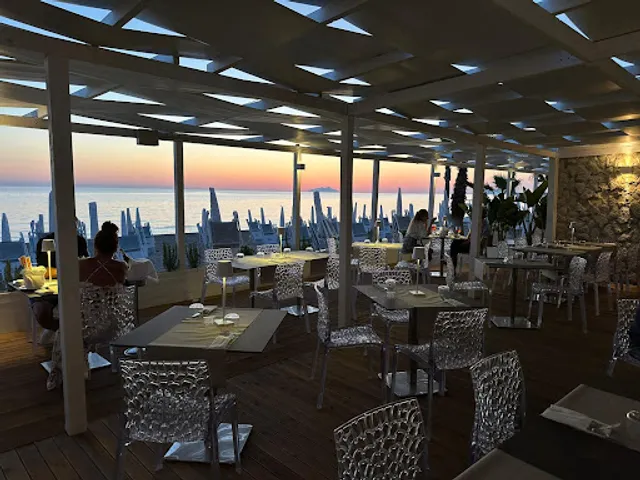 Tiburon Beach Restaurant