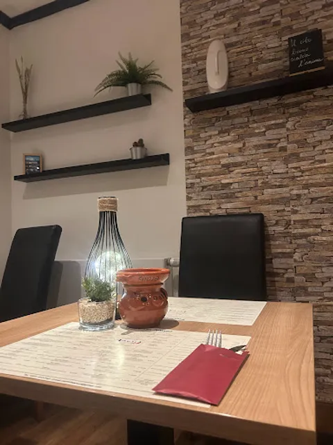 AMURI Italian Food and Drink