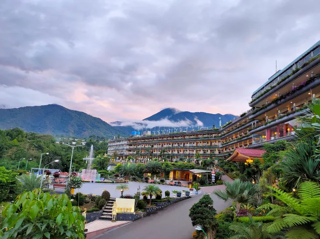 Seruni Hotel The Fountains Hotel