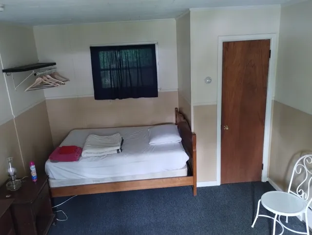 Cutleaf Maples Motel